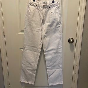 Abercrombie straight leg ultra high rise white jeans.